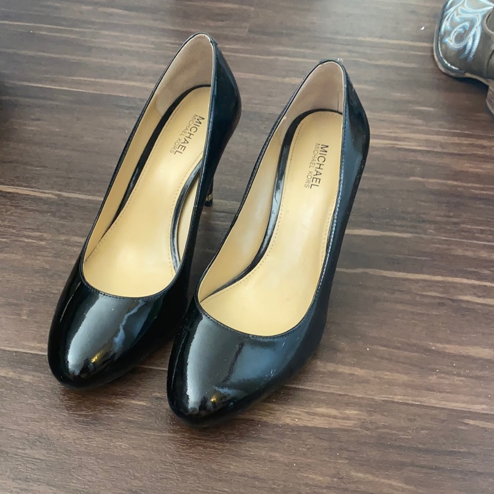 Michael kors black patent heels